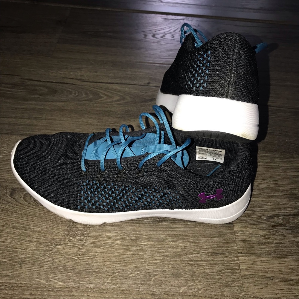 ❤️Black Under Armour shoes ❤️